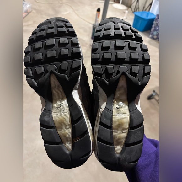 Nike Air Max 95’s Size 9 Color Black and Grey - Picture 5 of 6